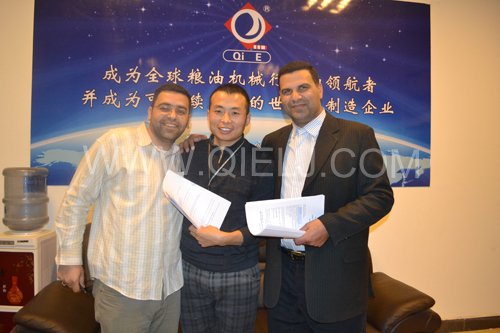 埃及客戶(hù)米豆簽訂生產(chǎn)線(xiàn)合同(圖2)